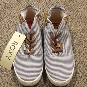 BNWT Roxy Striped Sneaker